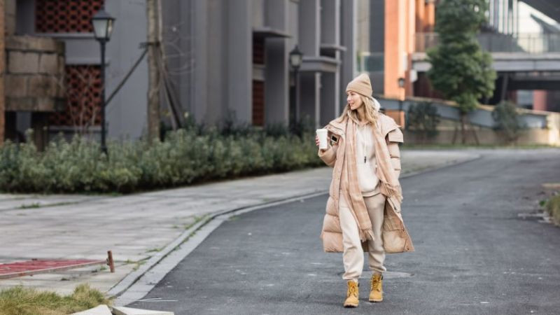 Шикозен уличен стил за студените дни